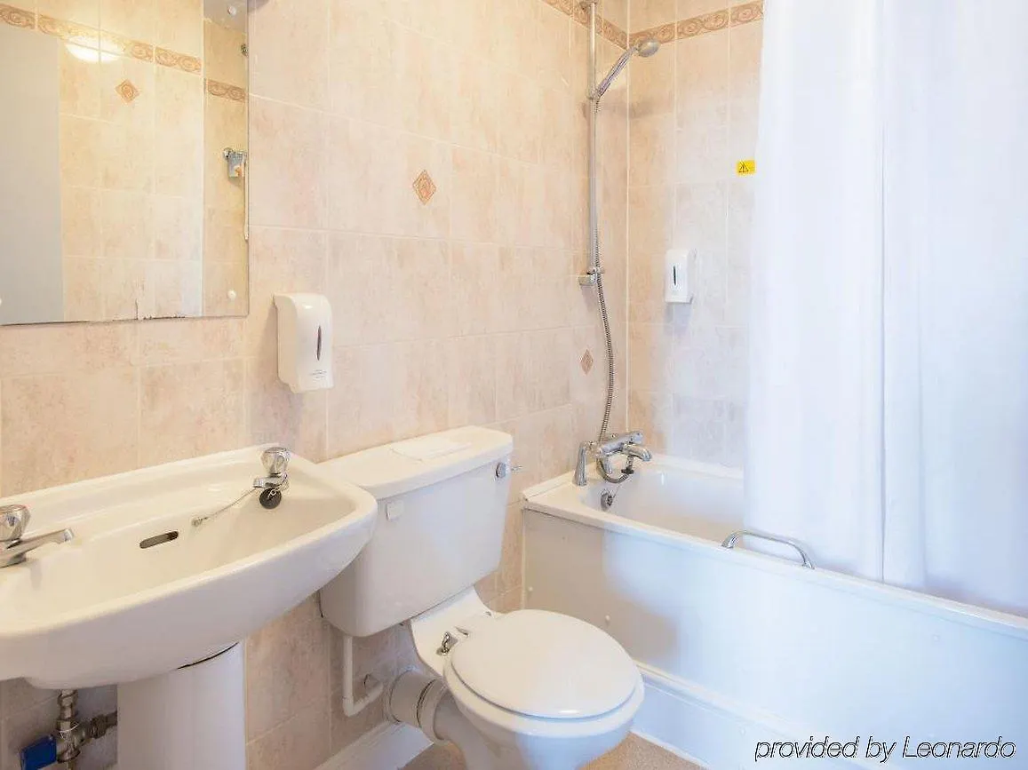 Travelodge Edinburgh Haymarket 3*,